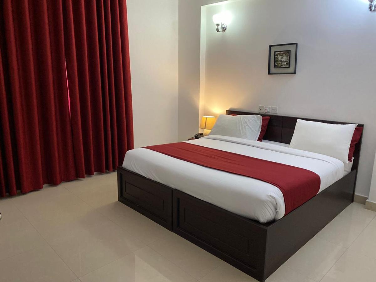 Azaiba Hotel Apartments มัสกัต ภายนอก รูปภาพ